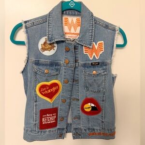 WRANGLER X WHATABURGER WOMEN'S CUT-OFF VEST